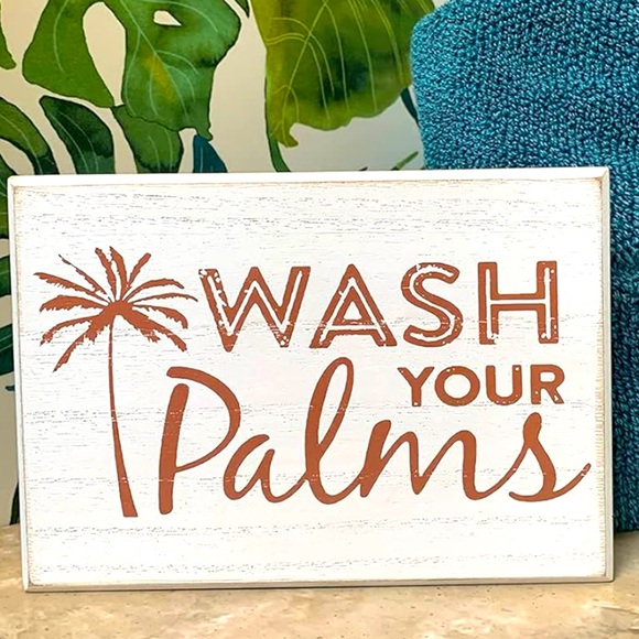 CUTE! Wood Bathroom Sign 🌴 - Picture 3 of 3